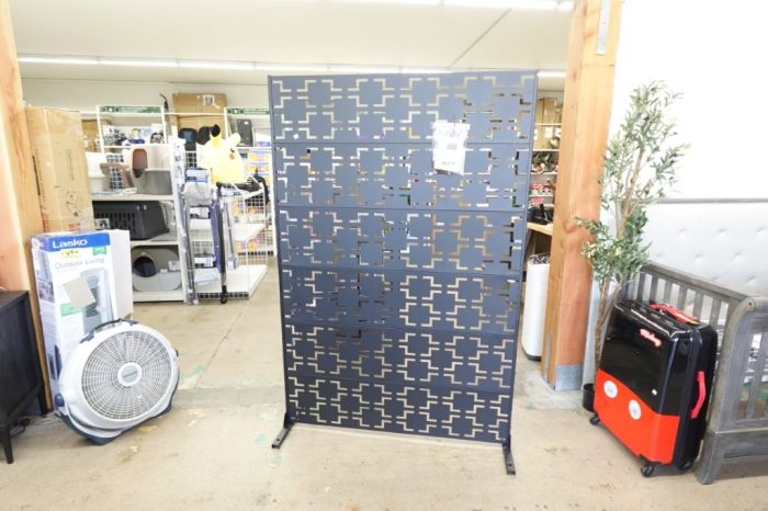 Metal Privacy Screen Outdoor 72" H×47" W Freestanding Decorative Privacy Fence - Image 2
