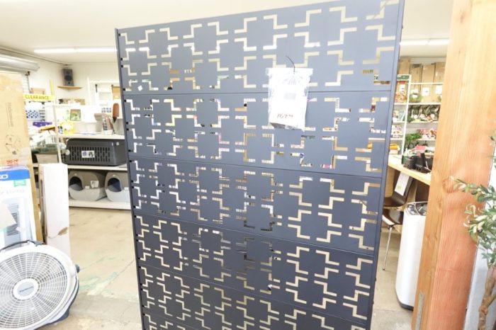 Metal Privacy Screen Outdoor 72" H×47" W Freestanding Decorative Privacy Fence - Image 3
