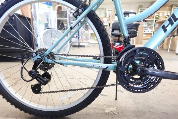 Huffy 26" Rock Creek Outdoor Mountain Bike Fits Riders 5'0"+ - Mint Adult - Image 6