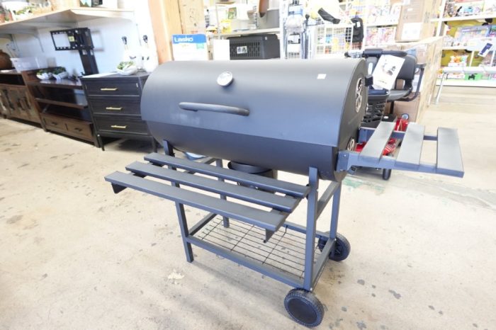 Vineego 29" Charcoal Barrel Grill with Thermometer and Removable Ash Catcher - Image 2
