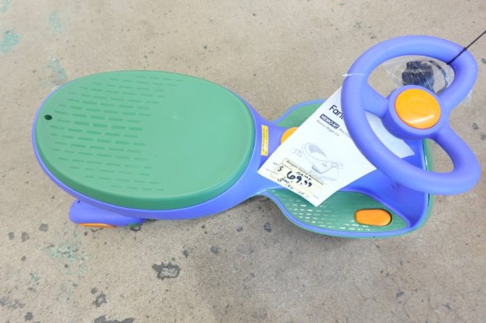 FanttikRide 12V N7 Pro Electric Wiggle Car with Pedal 2-in-1 Kids Ride On Toy - Image 3