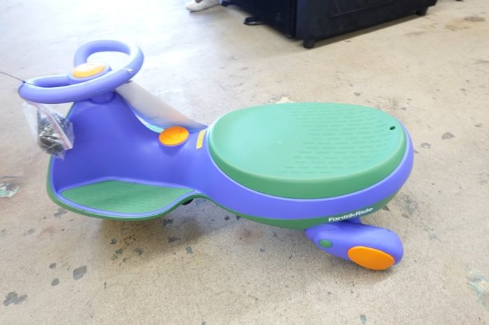 FanttikRide 12V N7 Pro Electric Wiggle Car with Pedal 2-in-1 Kids Ride On Toy - Image 5