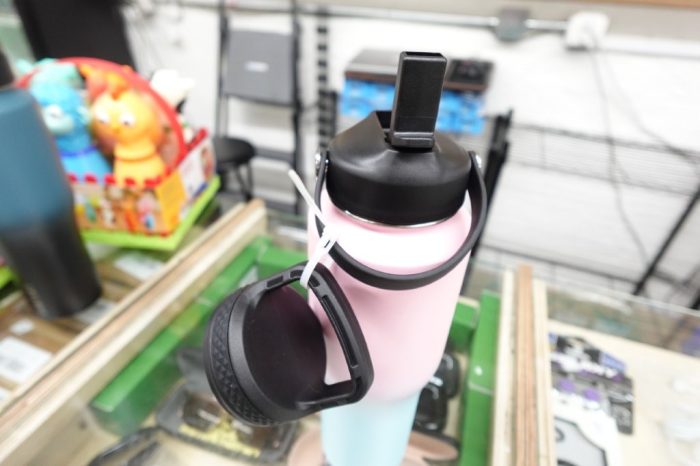 JUSTLET 32oz Insulated Stainless Steel Water Bottle with 2 Lids - Bubble Gum. - Image 4