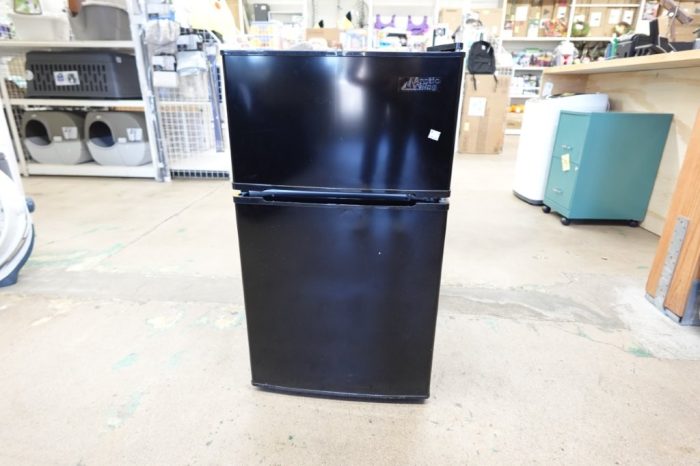 Arctic King E-Star Food Storage 3.2 Cu ft Two Door Mini Fridge with Freezer - Black - Image 2