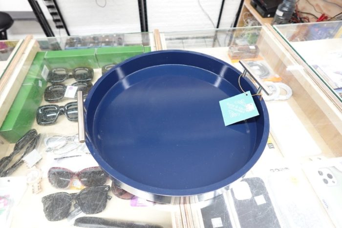 Kate And Laurel Modern Round Tray Decorative Accent Tray for Storage and Display - Image 3
