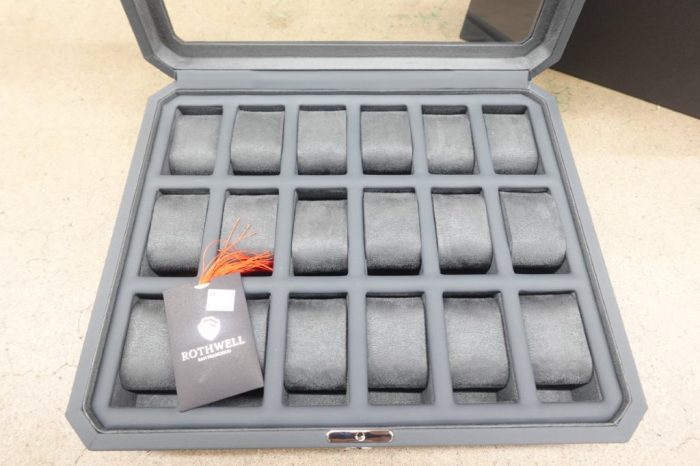 ROTHWELL 18-Slot Watch Case Luxury Watch Box Real Glass Top Lockable - Carbon - Image 4
