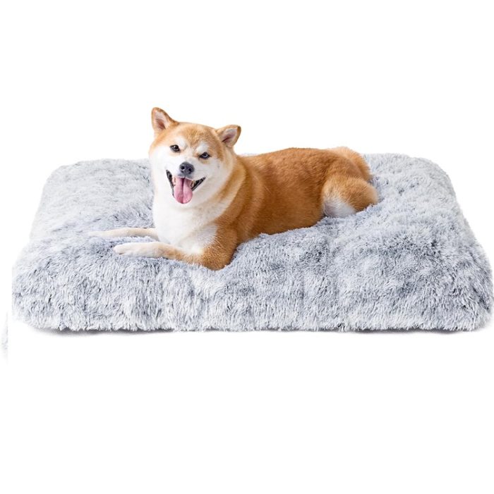 EHEYCIGA Fluffy Plush Faux Fur Pad Crate Kennel Dog Bed in Gray
