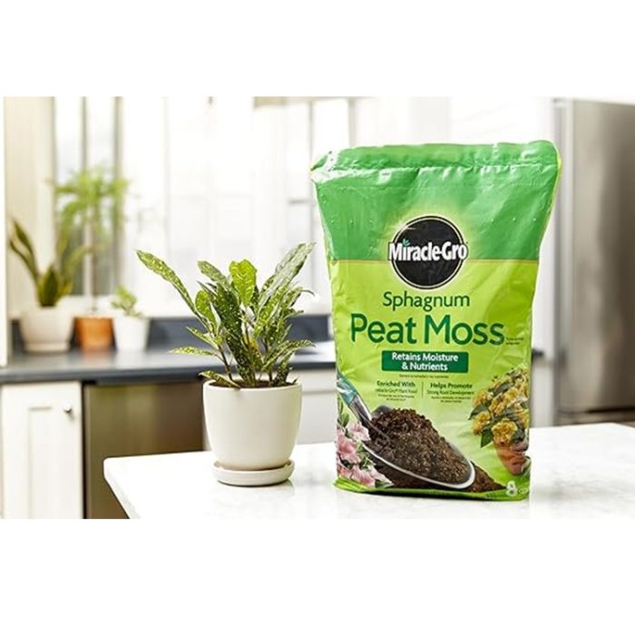 Miracle-Gro 8 qt. Sphagnum Peat Moss Enriched with Plant Food