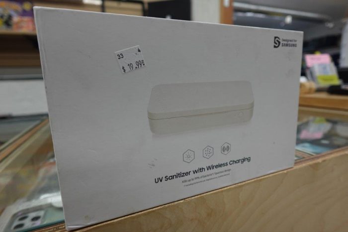 Samsung Electronics Qi Wireless Charger and UV Sanitizer - White - Image 5