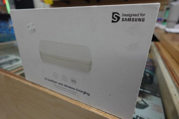 Samsung Electronics Qi Wireless Charger and UV Sanitizer - White - Image 6