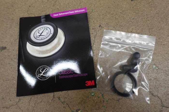 Littmann Classic III Monitoring Stethoscope Smoke Black Tube - Image 6
