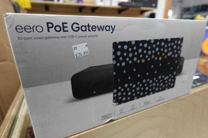 Amazon eero PoE Gateway - 10-port eero router and PoE switch - Image 2