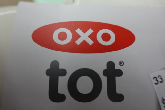 OXO Tot Perfect Pull Wipes Dispenser - Gray - Image 2