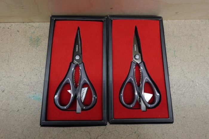 Heavy Duty Titanium Kitchen Food Scissors - Black - Image 7