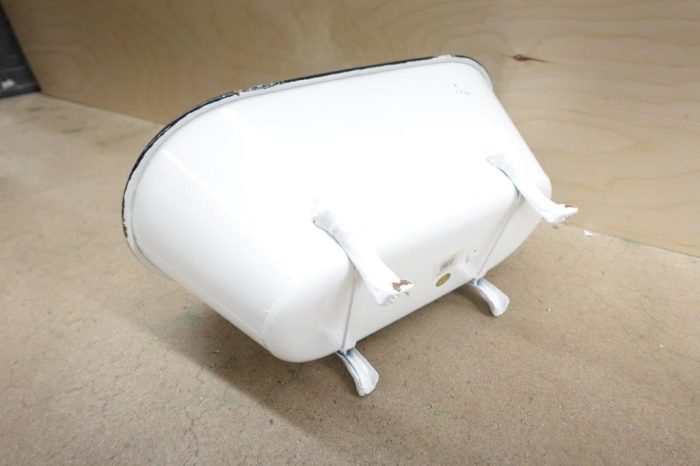 Deco 79 Metal Indoor Outdoor Bathtub Planter Pot 20" x 11" x 9" in White - Image 6