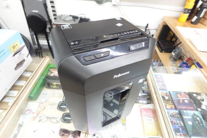 Fellowes AutoMax 100MA 100-Sheet Micro-Cut Autofeed 2-in-1 Paper Shredder - Image 4