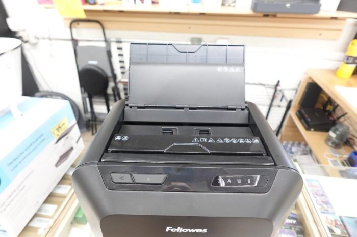 Fellowes AutoMax 100MA 100-Sheet Micro-Cut Autofeed 2-in-1 Paper Shredder - Image 7