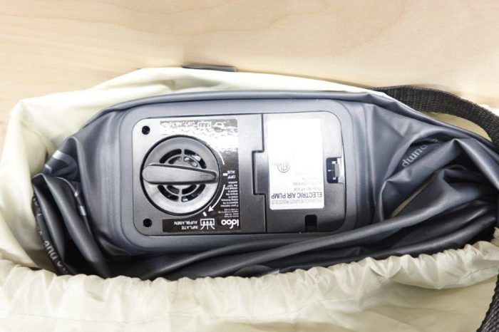 iDOO Queen Size Air Mattress with Built in Pump 18" Raised - Image 4