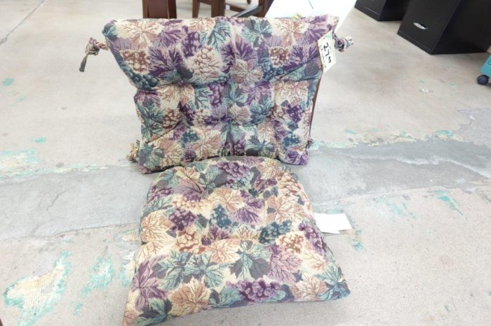 Klear Vu 2-pc Non-Slip Rocking Chair Cushions Set with Ties - Image 3