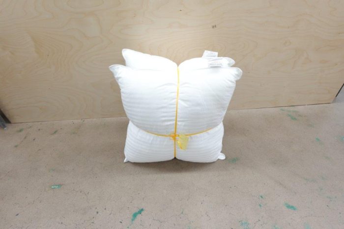 Set of 2 Beckham Hotel Collection Euro Size Throw Pillows 26 x 26 - Image 2