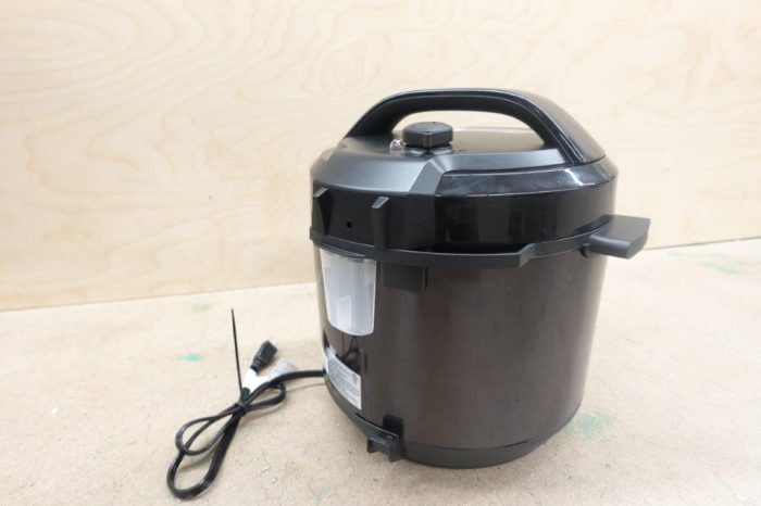 Midea 8 Quart 12-in-1 Electric Pressure Cooker - Image 4