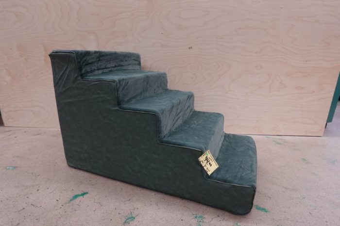 Noah & Paw Leather 5 Step Extra Wide Dog Stairs Dog Ramp for Pets in Green - Image 2
