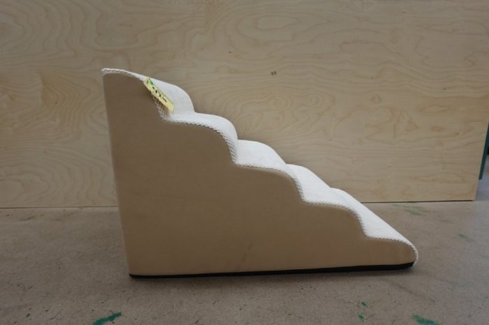 5 Step Dog Pet Stairs Pet Ramp for Cats and Dogs in Beige - Image 3