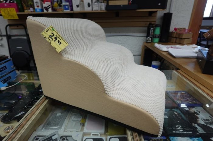 3 Step Dog Ramp Cat Pet Steps / Stairs for Couches and Beds in Beige - Image 6