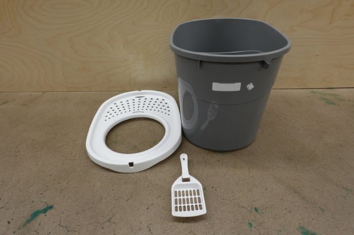 Large Top Entry Enclosed Cat Litter Box with Scoop & Lid in Gray/White - Image 3