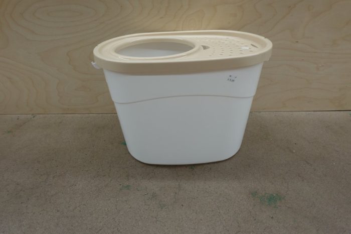 IRIS USA Large Top Entry Enclosed Cat Litter Box in White Beige - Image 3