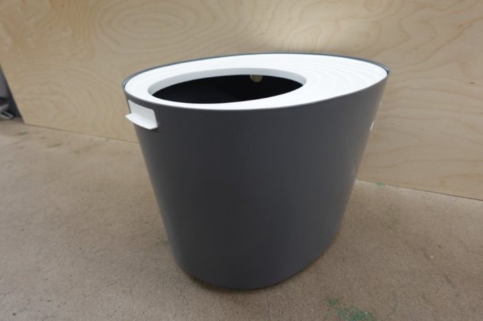 Large Top Entry Cat Litter Box with Litter Catching Lid and Scoop in Gray - Image 2