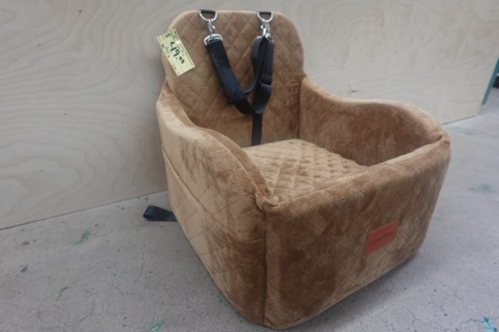 Dog Booster Car Seat for Small/Medium Dogs Ultra Soft Fabric - Coffee Medium - Image 2