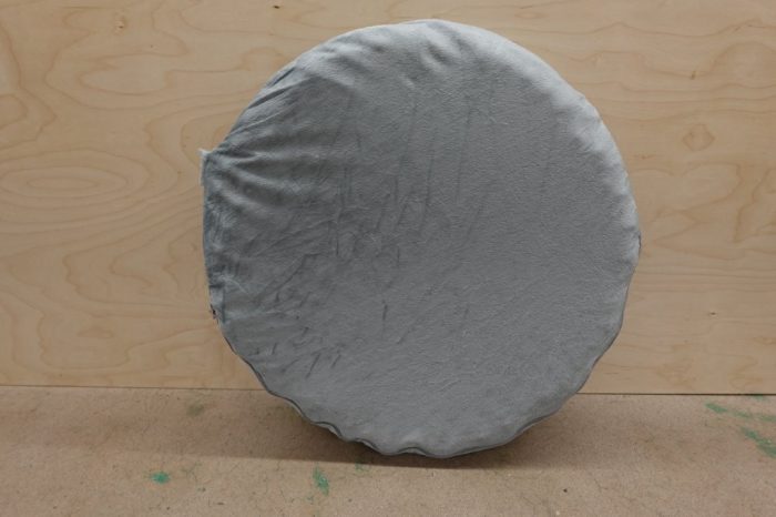 Furhaven 26" Round Orthopedic Bed for Medium/Small Dogs - Silver Gray - Image 5