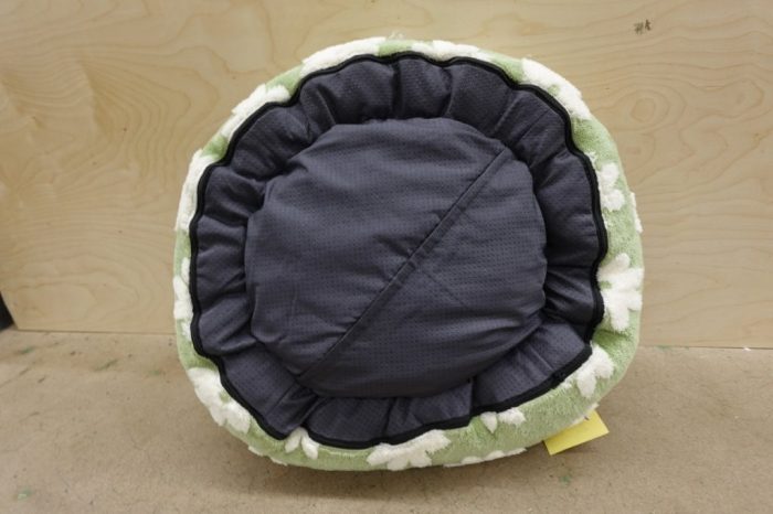 LE SURE 27'' Donut Small Dog Bed With Plush & Anti Slip Bottom - Green - Image 6