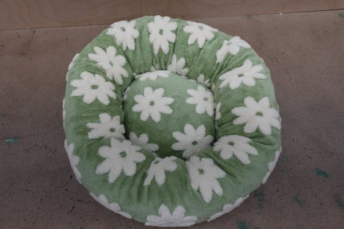 LE SURE 27'' Donut Small Dog Bed With Plush & Anti Slip Bottom - Green - Image 2