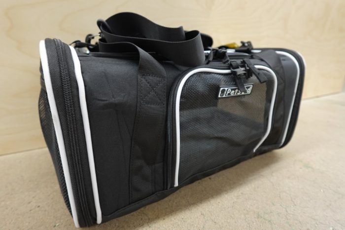 17" x 11" x 9.5" Airline Approved Soft Pet Carrier in Black - Image 3