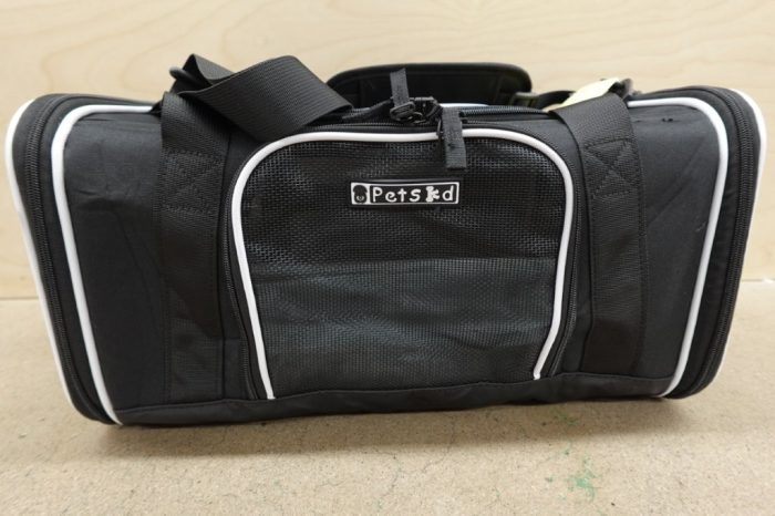 17" x 11" x 9.5" Airline Approved Soft Pet Carrier in Black - Image 5