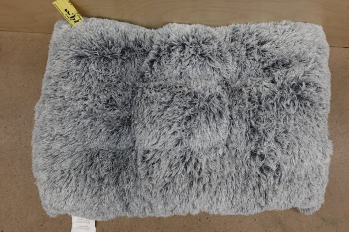 EHEYCIGA Fluffy Plush Faux Fur Pad Crate Kennel Dog Bed in Gray - Image 3