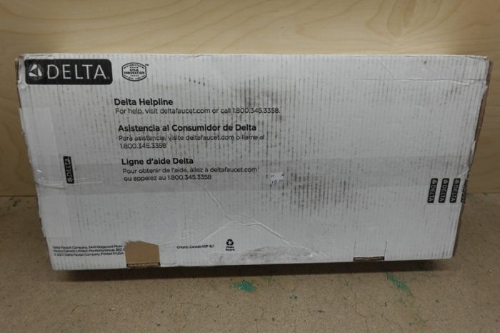 Delta Essa Modern Touch Kitchen Sink Faucet - Matte Black - Image 3