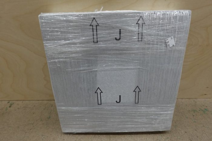 45 Sterling Self Adhesive Vinyl Floor Tiles 12"x12" Black and White Pattern - Image 5