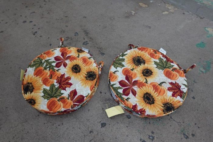 Greendale Home Fashions 18" Round Outdoor Patio Dining Chair Seat Cushion in Sunflower - Image 3