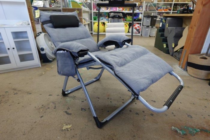Zero Gravity Camp Chair Recliner w/ Cup Holder & Removable Cover in Gray - Image 3