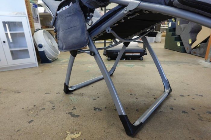 Zero Gravity Camp Chair Recliner w/ Cup Holder & Removable Cover in Gray - Image 4