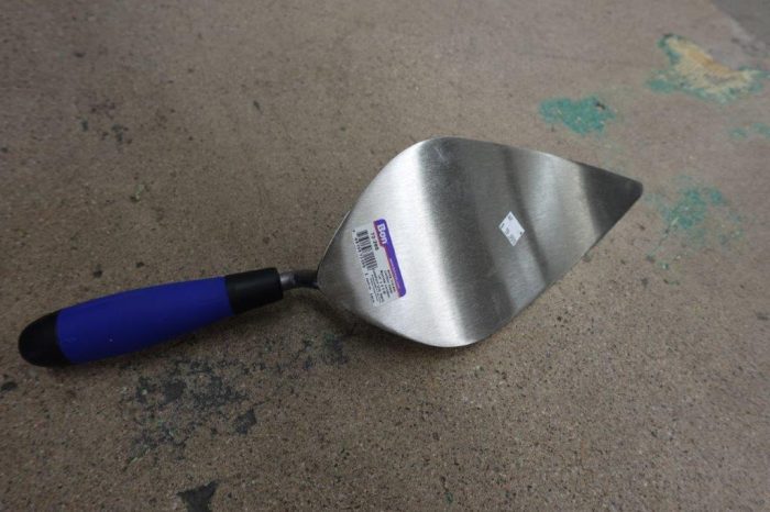 Bon 72-299 Brick Trowel Carbon Steel Narrow London 13-inch - Image 2