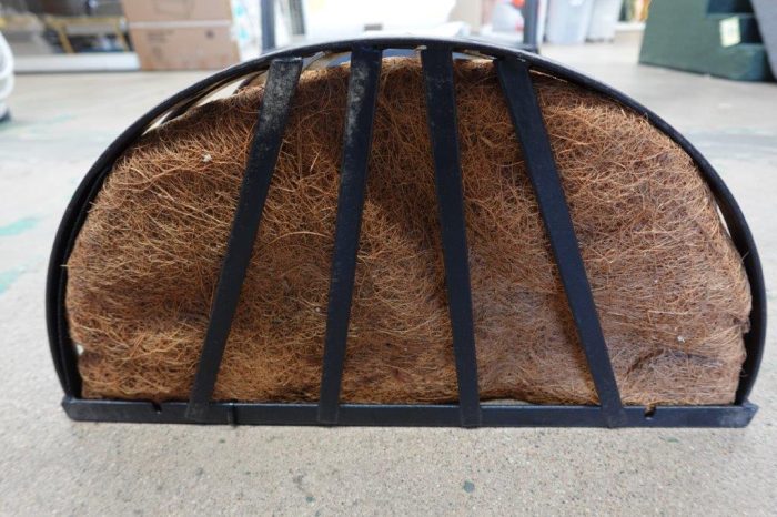 20" 1528 Solstice Series Wall Hanging Manger Planter Pot - Image 7