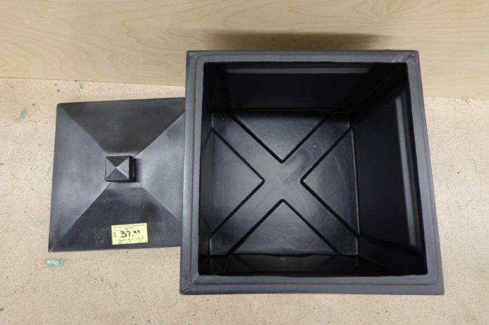Mayne Fairfield Garden Hose Bin - Black - 17in L x 17in W x 18in - Image 6