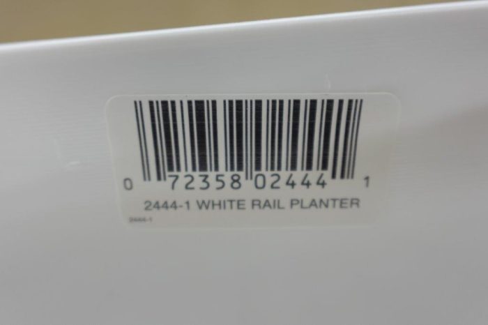 Bloomers Self-Watering 24" Weatherproof Resin 6" Railings – White Rain Planter Grow Box - Image 9