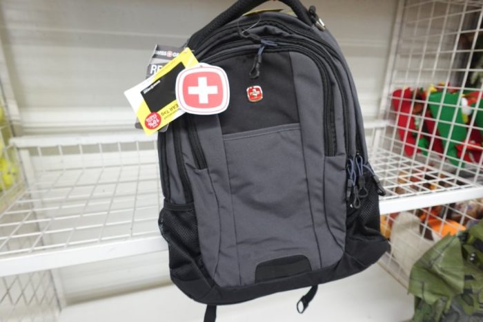 SwissGear Cecil 5505 Laptop Backpack 18-Inch - Dark Grey/Black - Image 4