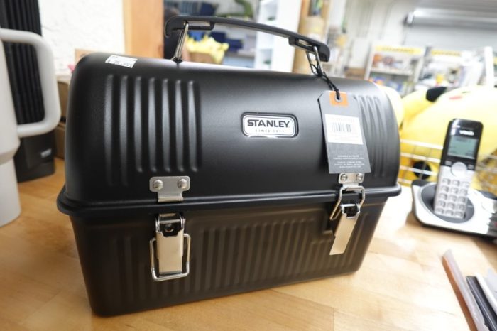 Stanley Classic Vintage Metal Lunchbox 10 qt - Black - Image 3