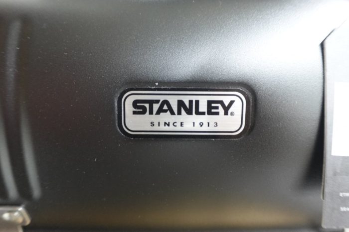 Stanley Classic Vintage Metal Lunchbox 10 qt - Black - Image 2
